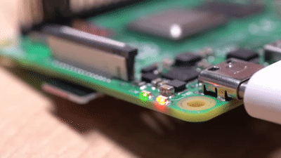 ACT LED flashing during boot on Raspberry Pi 4 model B cut