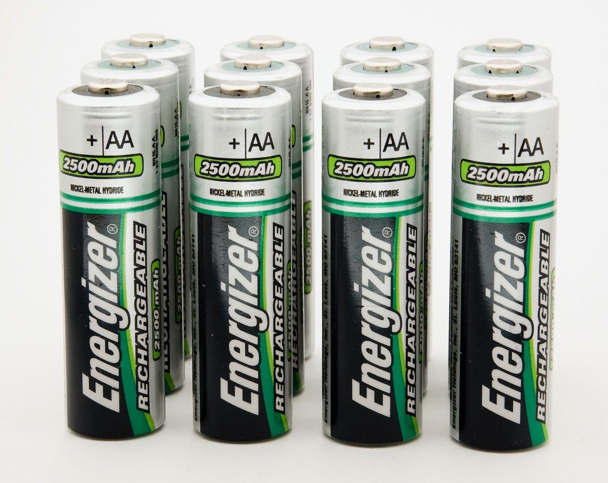 Rechargeable batteries included energizer
