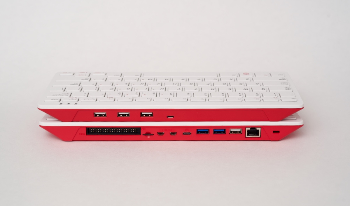 Raspberry Pi 400 and Pi Keyboard back ports