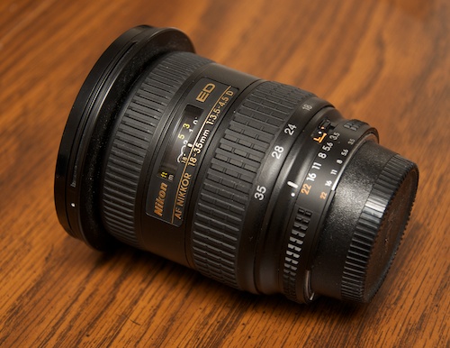 Nikon 18-35mm f/3.5-4.5 zoom lens - side with caps