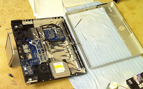 iMac - Guts Exposed