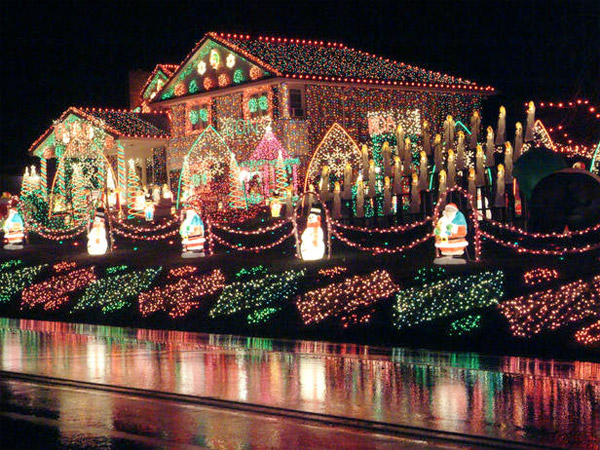 Faucher Family Christmas Light Display - Extravagant