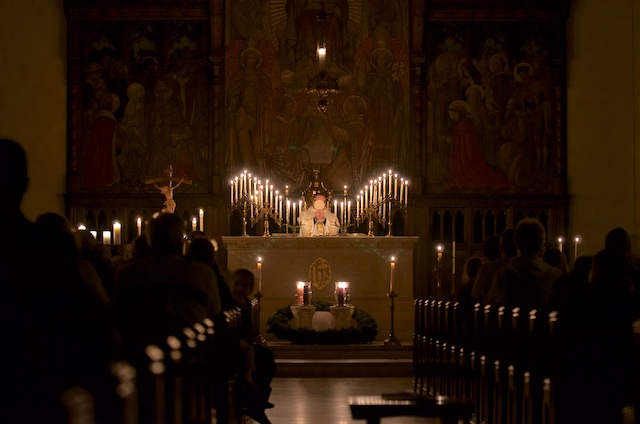 Rorate Mass at St. James the Greater parish - Consecration of the host