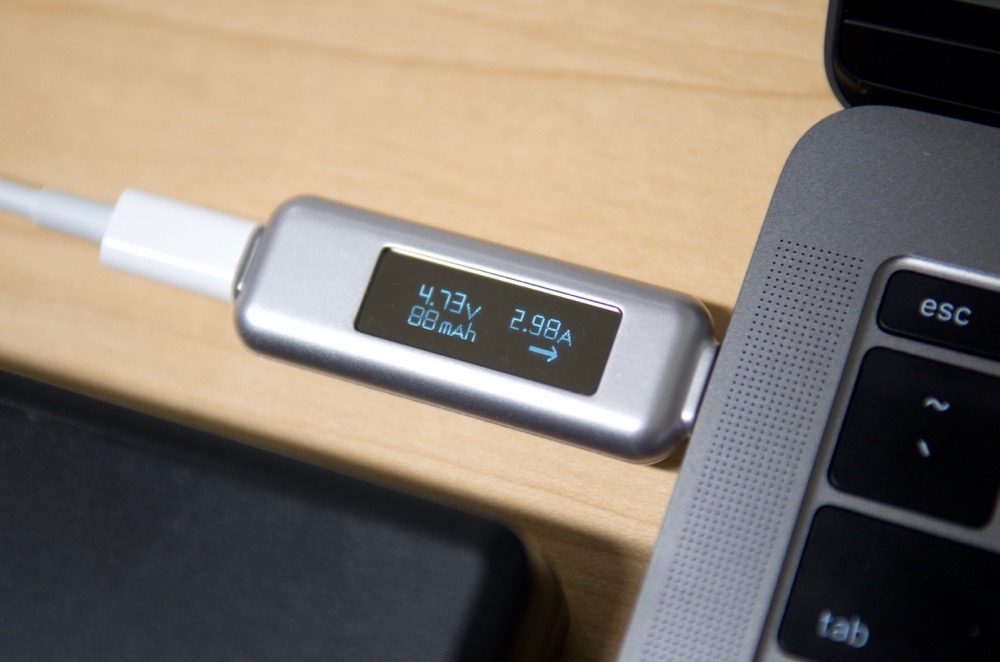 AUKEY 30000 mAh Charging MacBook Pro at 3A - up close