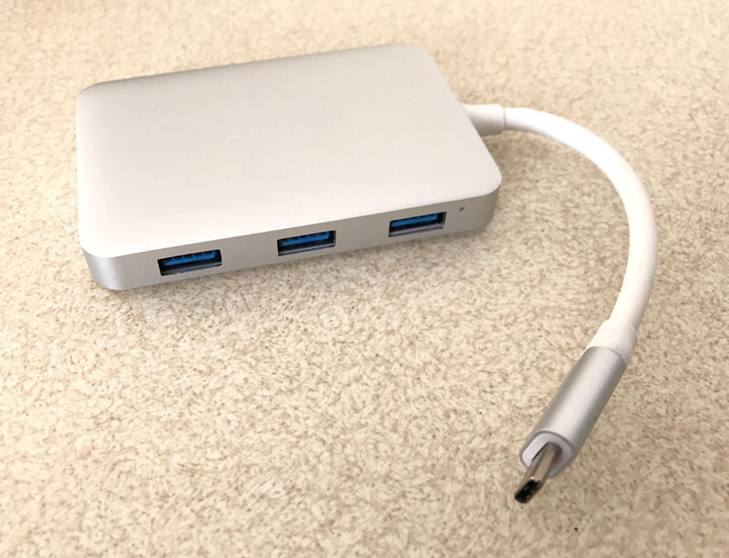 AUKEY USB-C Hub - 3x USB 3.0 ports