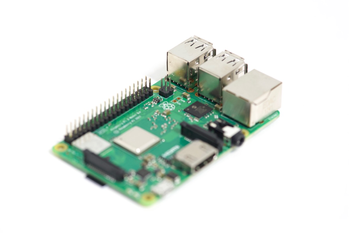 Raspberry Pi focus stack last image focused on USB ports