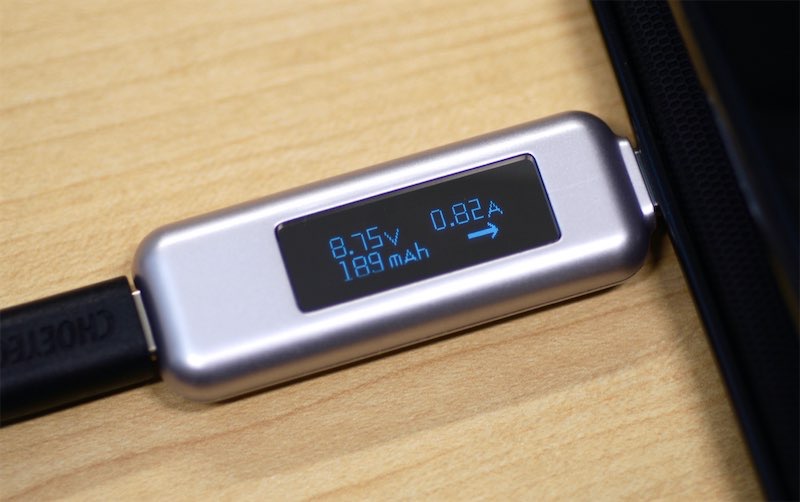Choetech charging iPhone XS at 7W