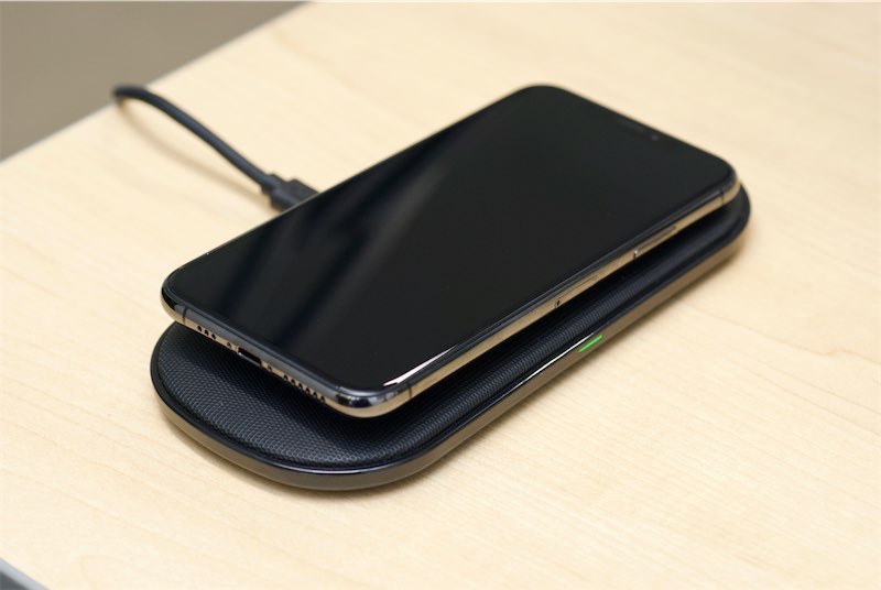 Choetech charging iPhone with green LED indicator light