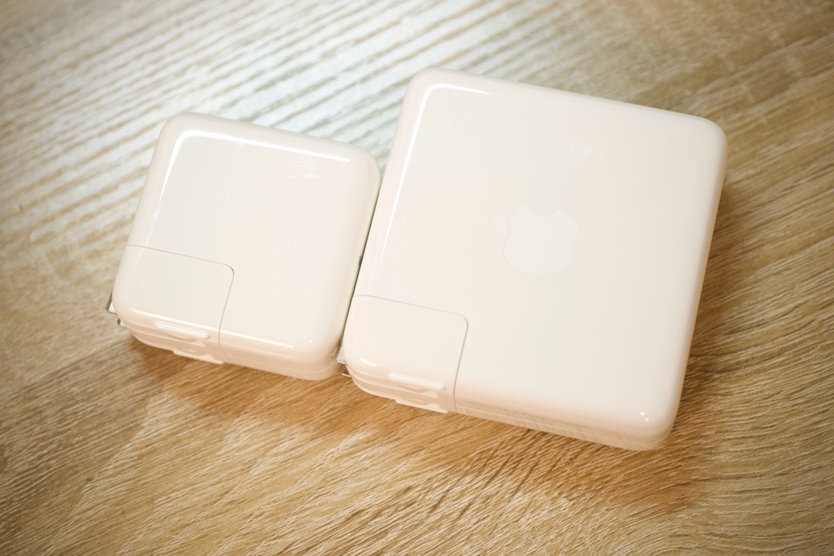M1 MacBook Air vs Intel 2019 i9 16 inch MacBook Pro USB-C Power Adapter