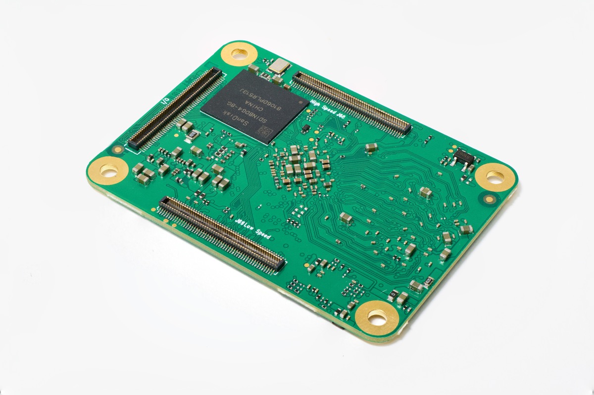 Radxa CM3 3rd connector on bottom for IO