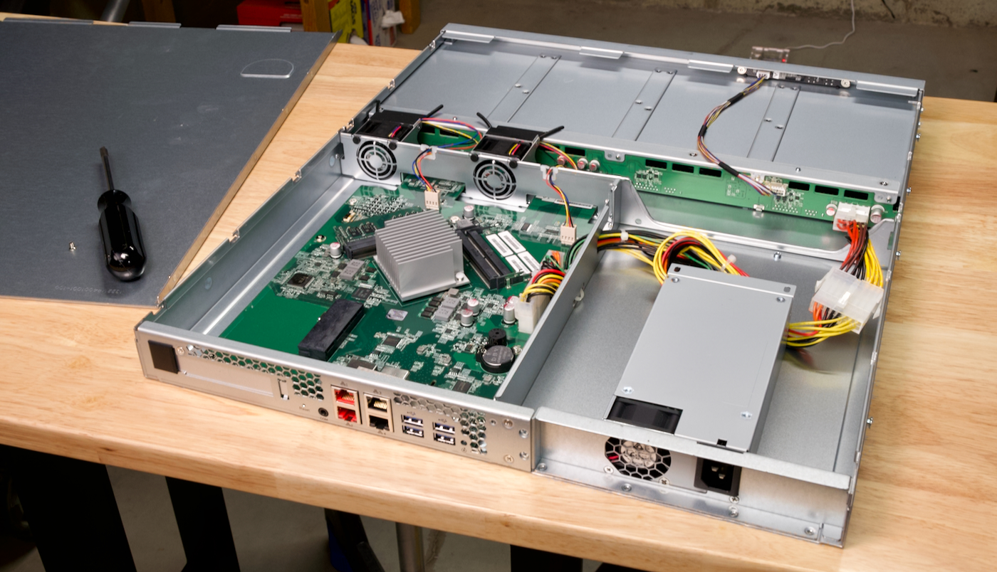 ASUSTOR Lockerstor 4RS Review - 1U 4-drive NAS - Jeff Geerling