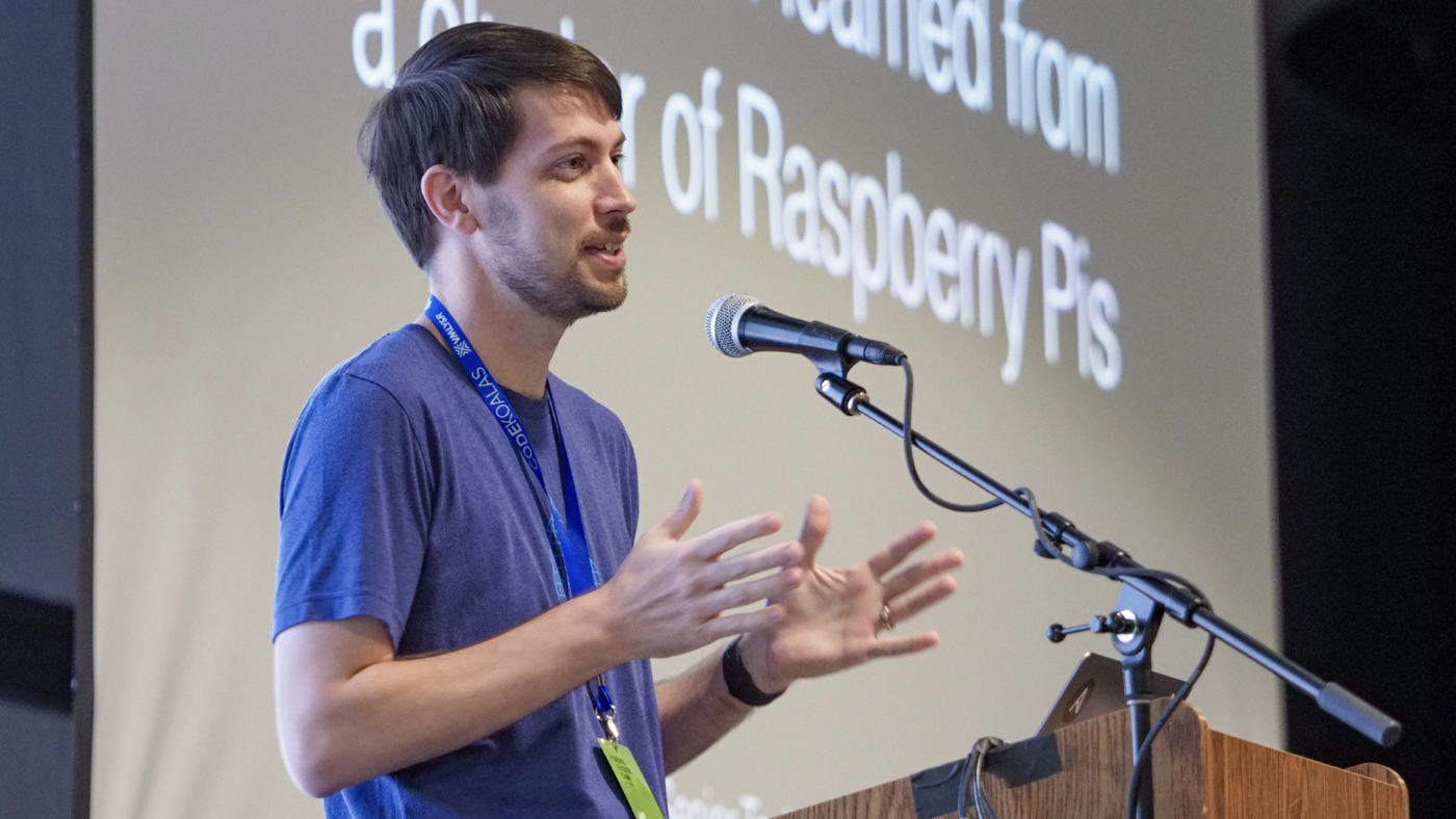 Jeff Geerling presenting on Raspberry Pis