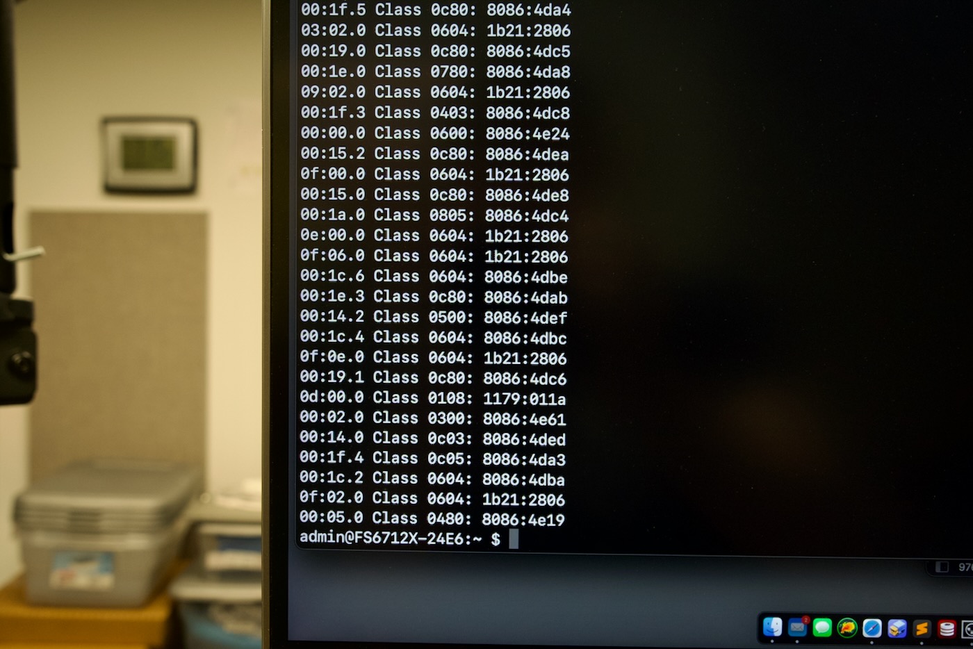 Flashstor 12 Pro lspci SSH terminal output