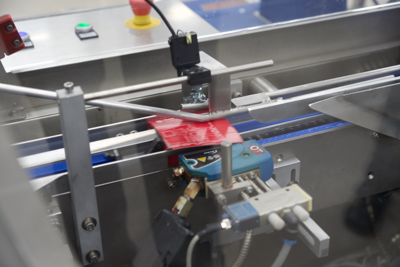 Packing machine - glue and fold