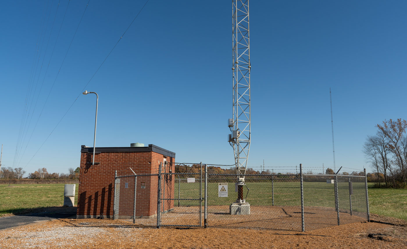 KMOX-AM Tower base and ATU