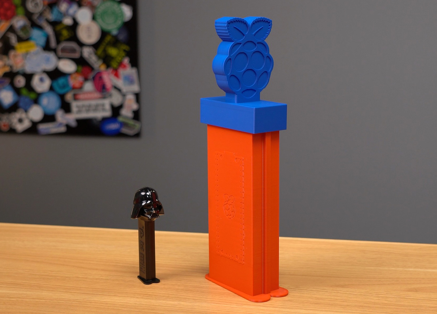 Raspberry PIZ Dispenser with little Star Wars PEZ Dispenser
