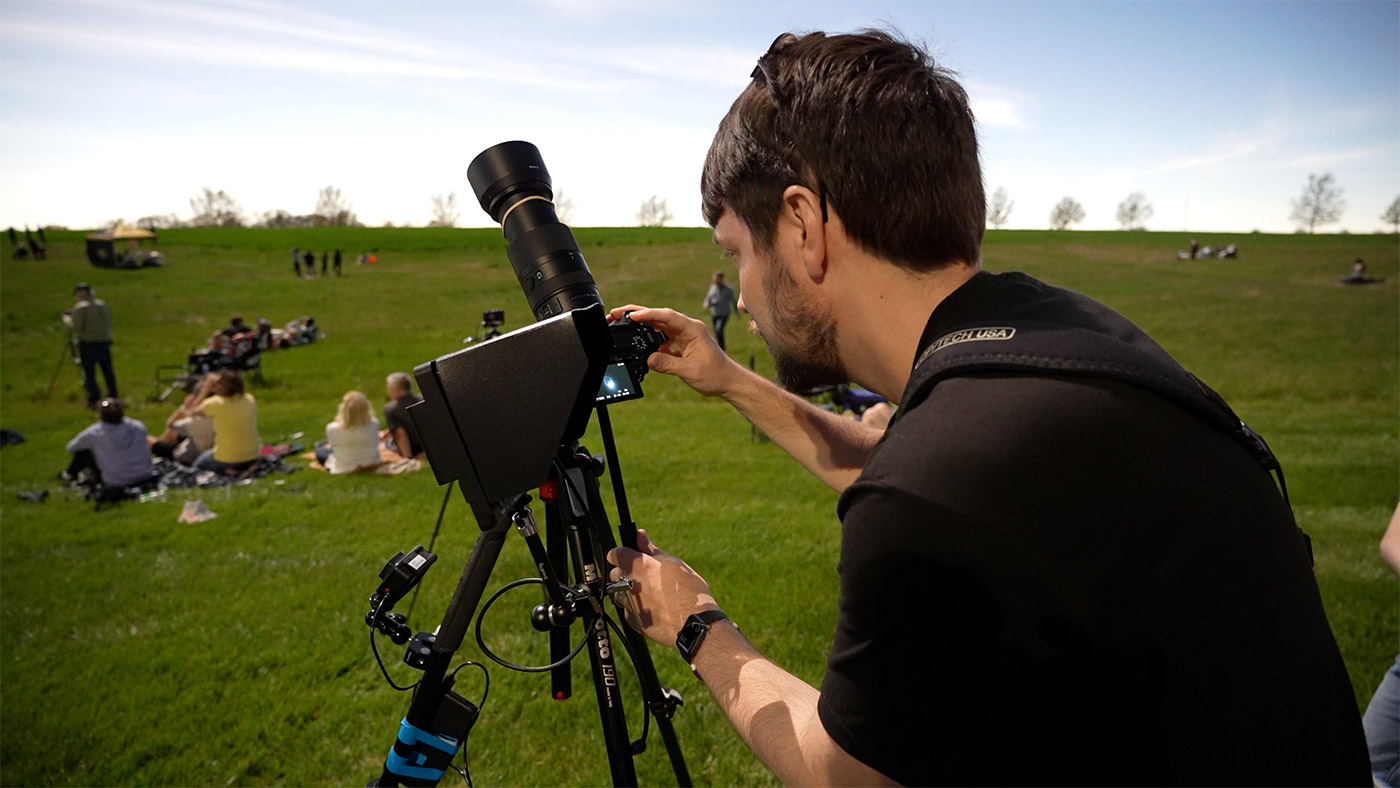 Jeff Geerling taking picture of diamond ring total solar eclipse on Sony a6600