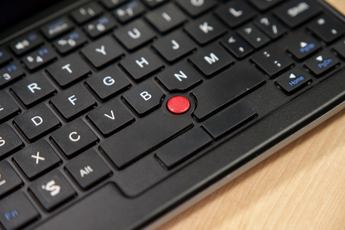 Sipeed Lichee Console 4A - RedPoint tracking nub and keyboard detail