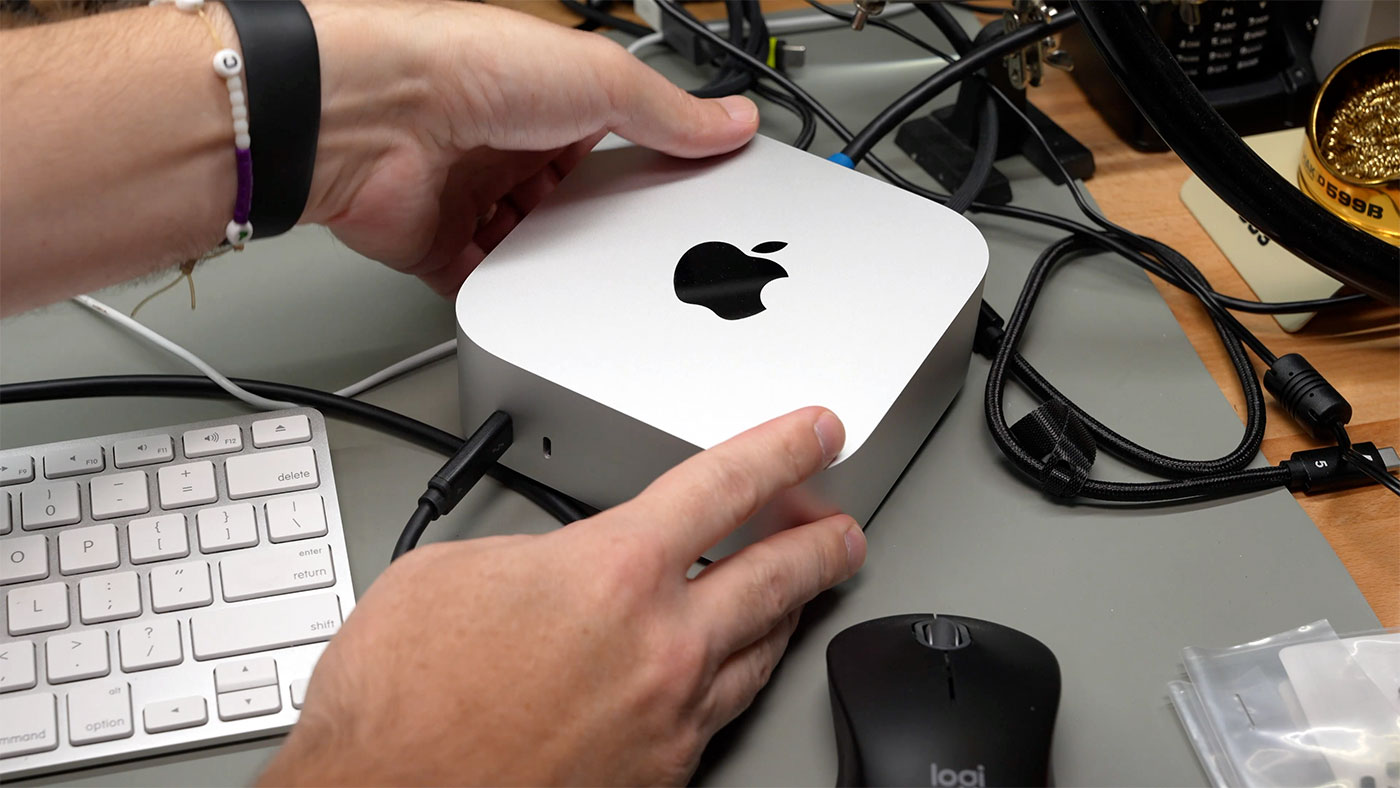 M4 Mac mini workbench powering on