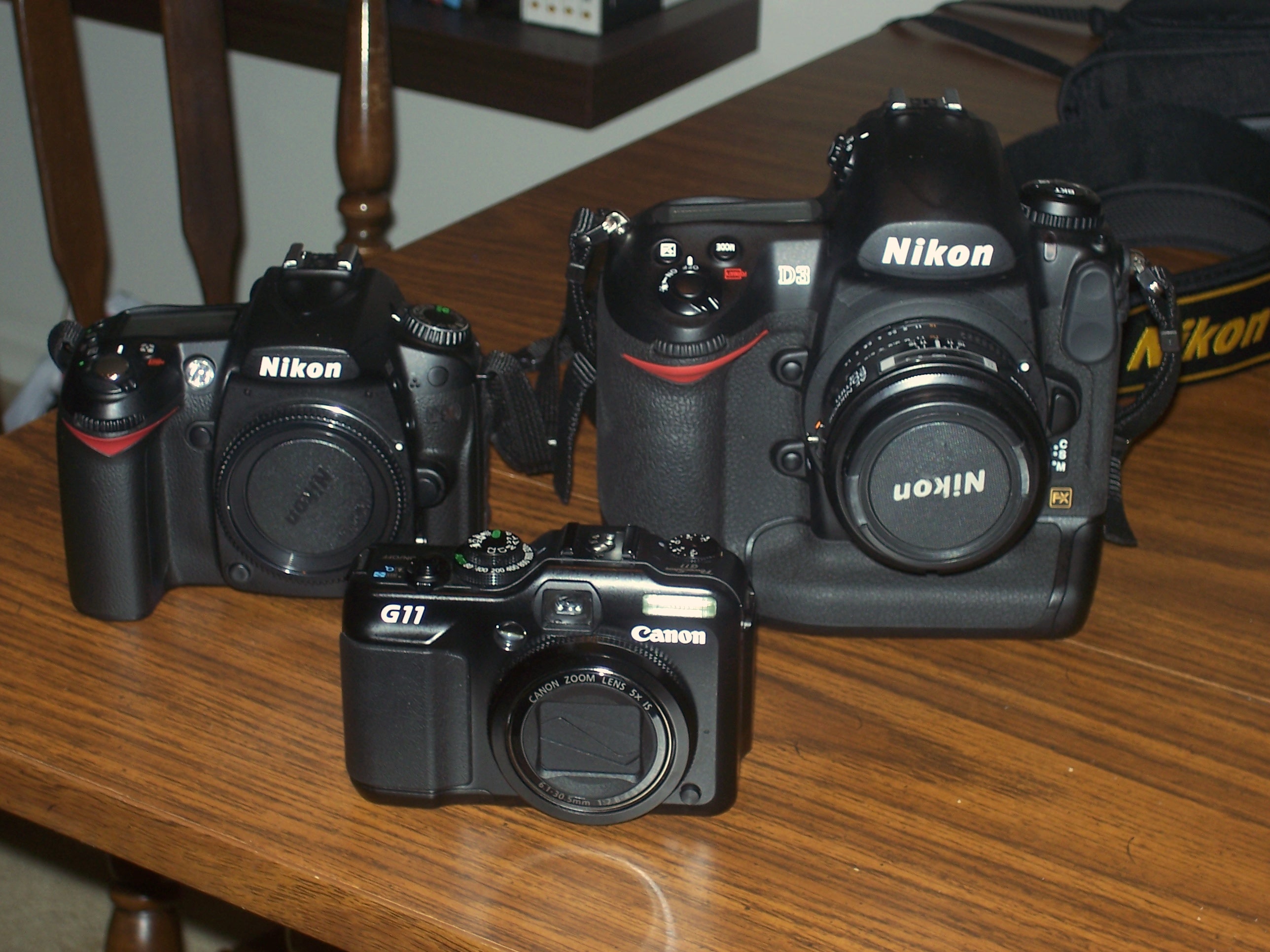 Canon PowerShot G11, Nikon D3, Nikon D90