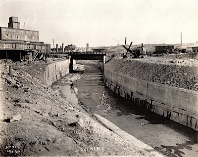 River Des Peres under construction