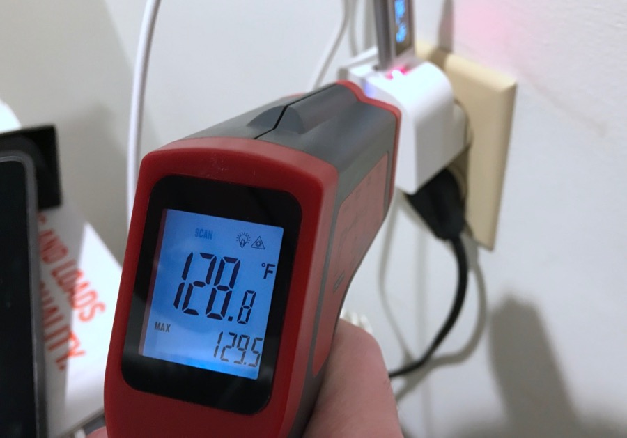 Innergie PowerJoy 30C - External case is 128°F as measured by infrared thermometer