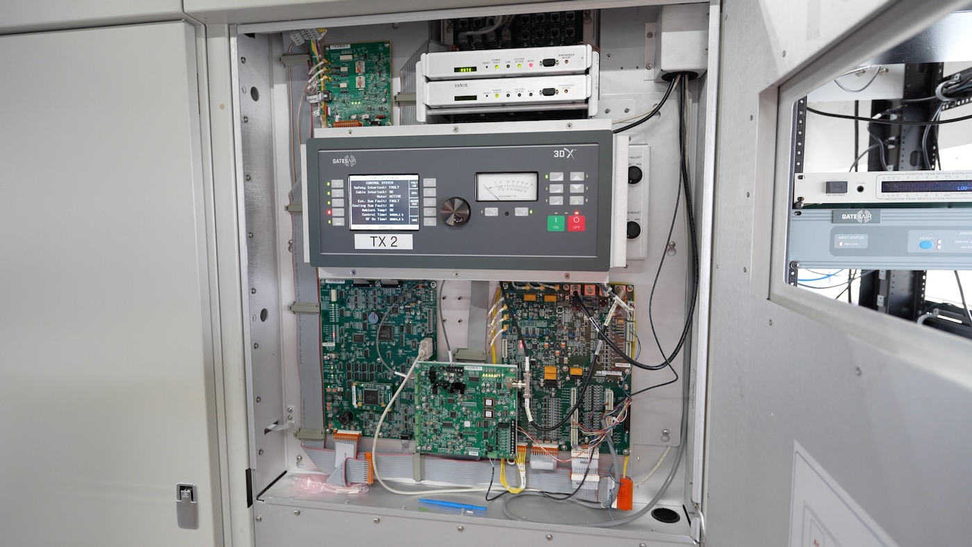 KMOX-AM Tower site transmitter Harris 3DX50 Internals