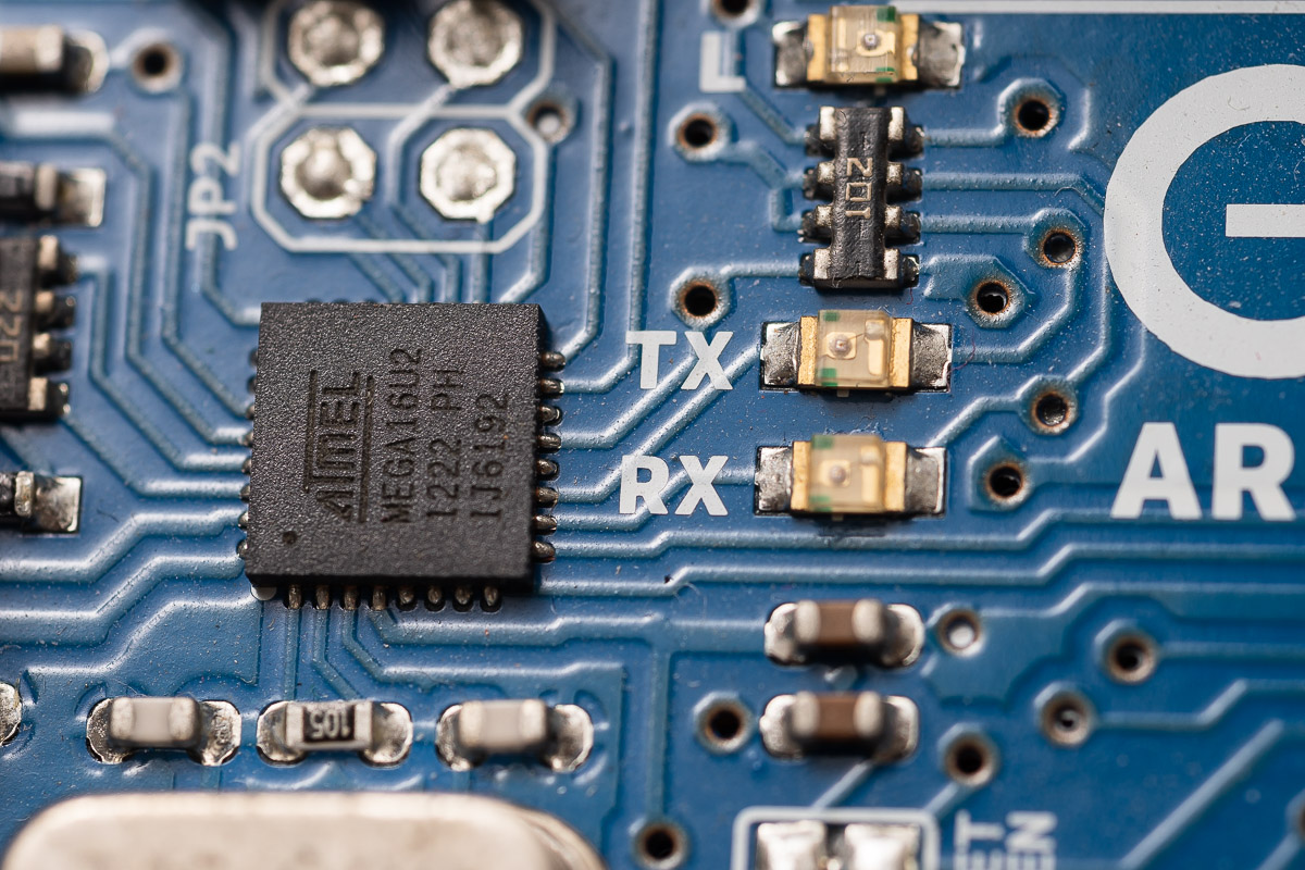 Macro Z50 60mm Nikon External Flash image of Arduino Uno board traces