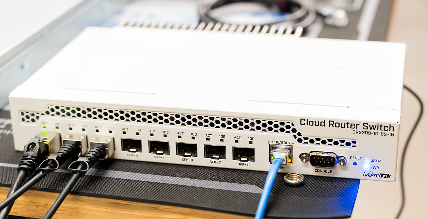 Mikrotik Cloud Router Switch CRS309-1G-8S+in