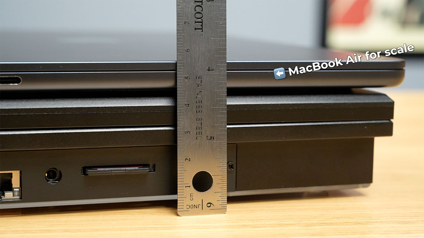 MNT Reform thickness 40mm compared to MacBook Air
