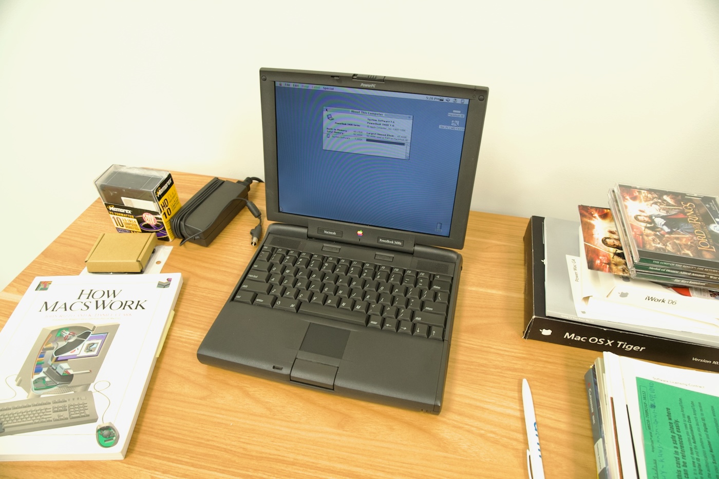 PowerBook 3400c booting into Mac OS 7.6