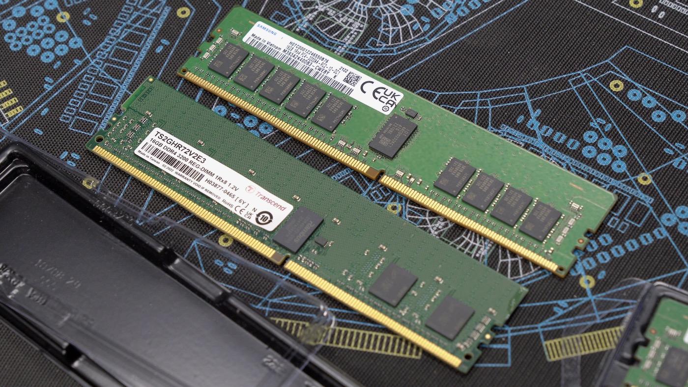 RAM - Samsung and Transcend detail DDR 3200 ECC CL22