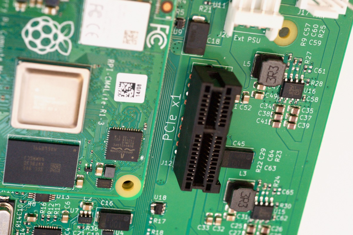 Raspberry Pi Compute Module 4 PCIe slot on IO Board