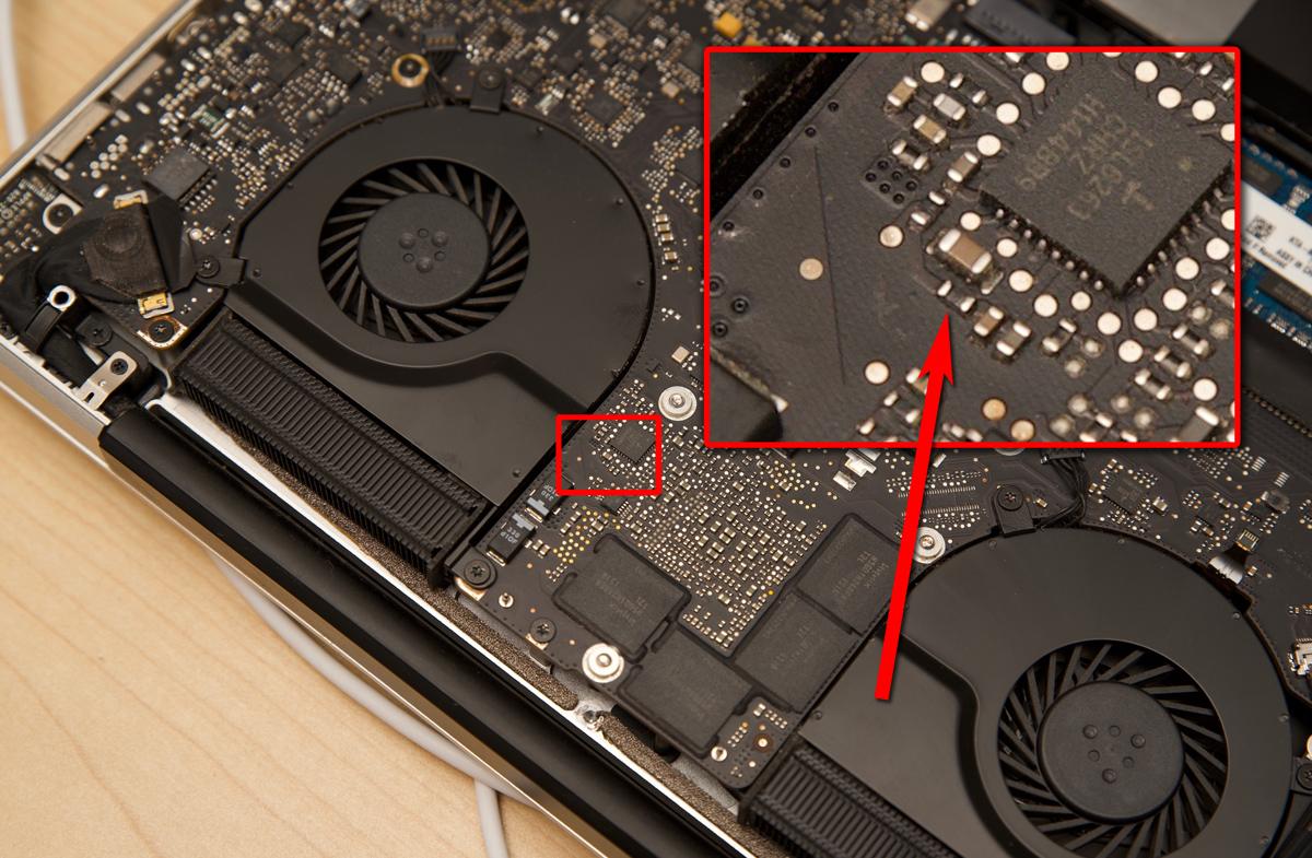 MacBook Pro 2011 Radeon GPU resistor highlighted