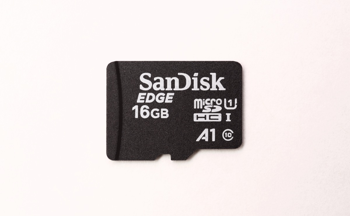 SanDisk Edge 16GB microSD card