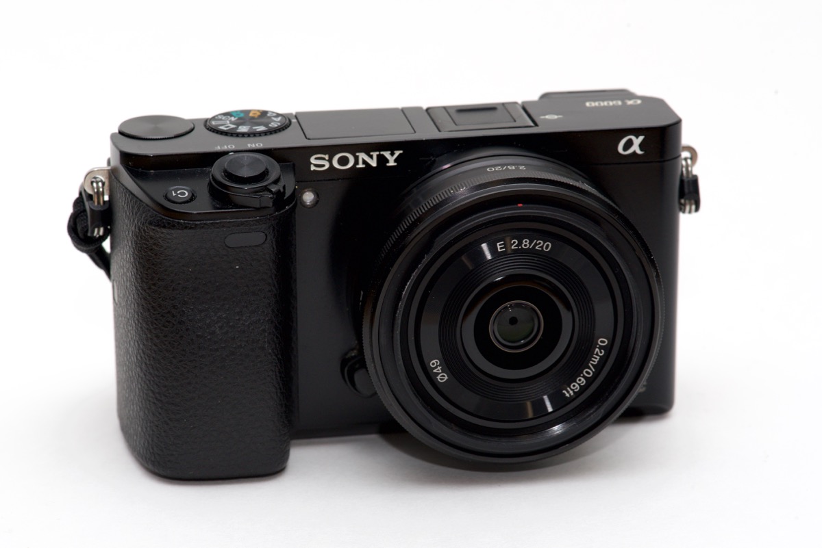 Sony 20mm f/2.8 pancake lens on a6000