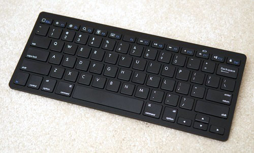 Anker Bluetooth 3.0 Ultra Slim Keyboard Black Closeup